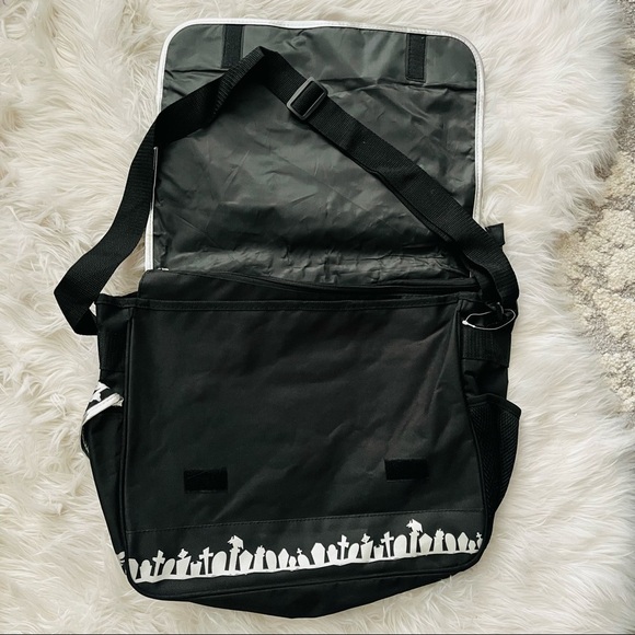 Disney’s The Nightmare Before Xmas Sally & Jack Black Messenger Bag (NWOT) - Picture 4 of 10